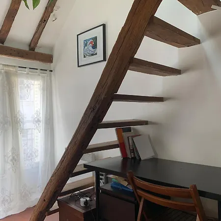 Cozy Mezzanine In The Heart Of